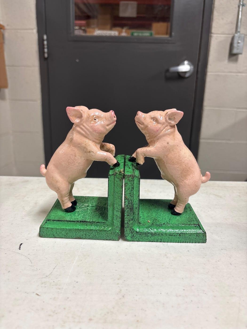 Pig Bookends